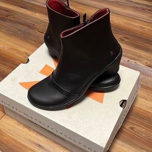 The Art Company Black Leather Ankle Boots